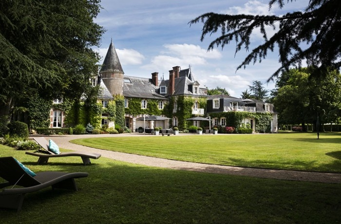 altes verwinkeltes Genießerhotel mit großem Park