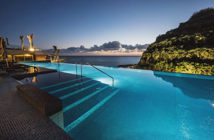 Sommerurlaub mit Pool & Strand: Saccharum Hotel, Portugal, Wellnessbereich mit Pool, Lage am Strand