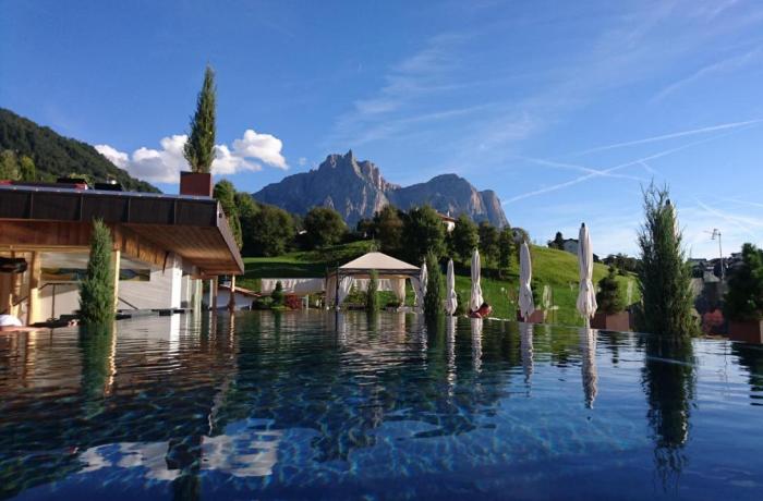 ABINEA Dolomiti Romantic & SPA Hotel, Sky Pool, Sky Pool & Bergblick