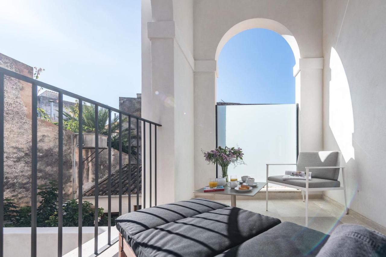 Eine echte Ruheoase: Ein Balkon im Hotel Hotel Can Mostatxins auf Mallorca