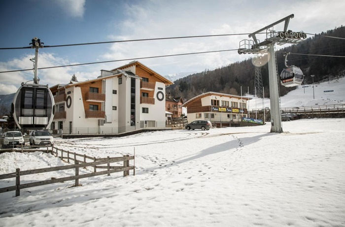 Winterurlaub Wandern & Wellness: Monroc Hotel, Ski in/Ski out - perfekte Lage an der Seilbahn, charmanter Spabereich, Commezzadura, Italien 