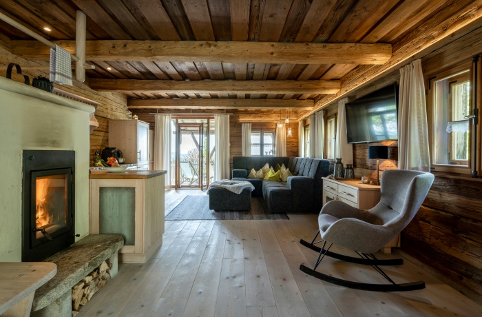 Geräumiges Chalet von innen mit Kamin