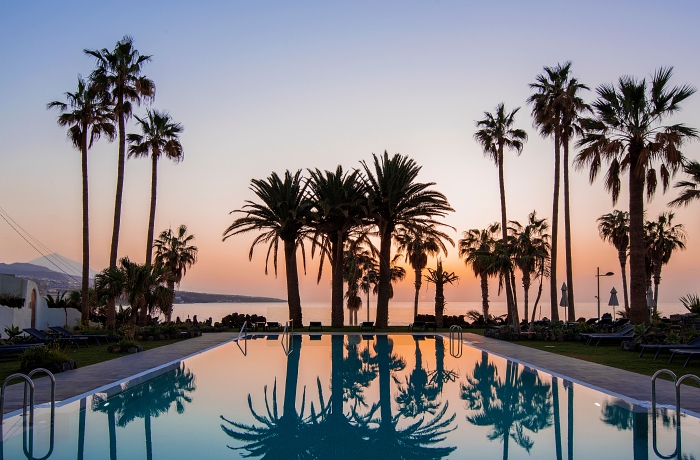 Sonnenuntergangsstimmung mit Blick auf den Atlantik. Digital Detox im Hotel funktioniert hier auf Teneriffa besonders gut