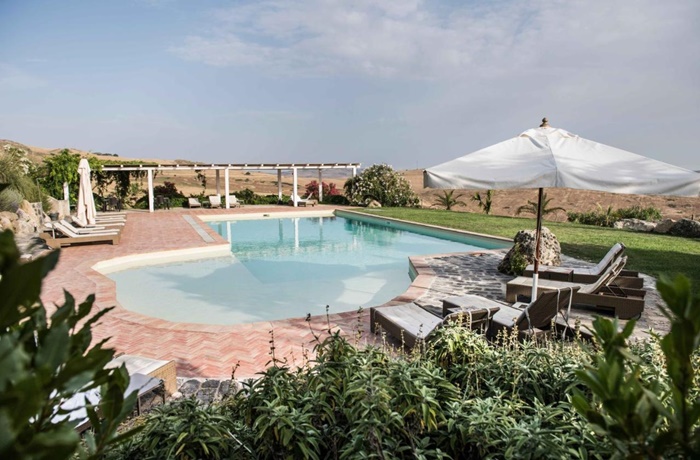 Sommerurlaub mit Pool & Strand: Masseria Susafa, Italien, mit Pool und Restaurant, Landhaus - ruhig und abgelegen in der Natur 