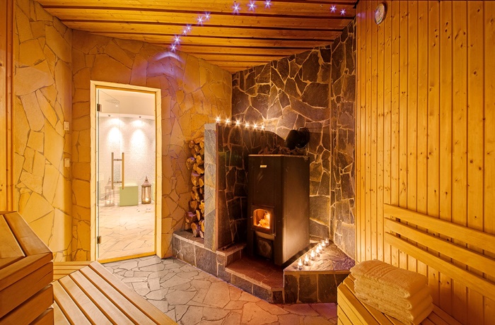 Wellnesshotels: LIFESTYLE Resort Zum Kurfürsten - Rheinland-Pfalz, Deutschland mit Sauna samt Ofen