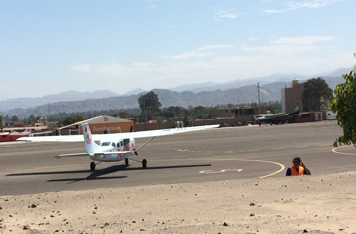 Flugzeug für einen Flug über die Nazca-Linien