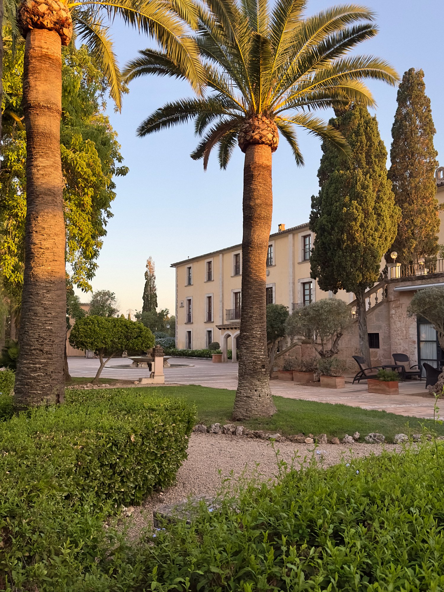 Mallorca im Sommer - auch hier im historischen Anwesen des Hotel Son Julia Country House.
