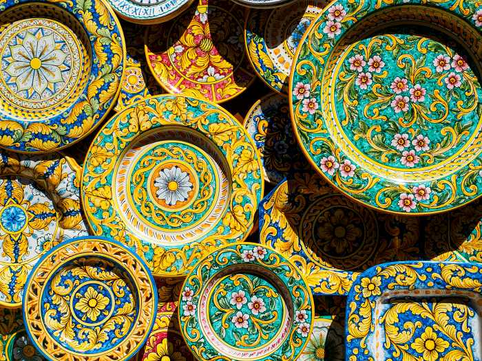 Sizilien-Geheimtipp: Die bunte Keramik ist ein beliebtes Souvenir