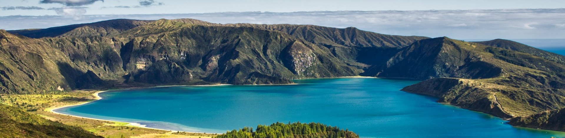 Geheimtipp Azoren: Erhöhte Aussicht auf einen See